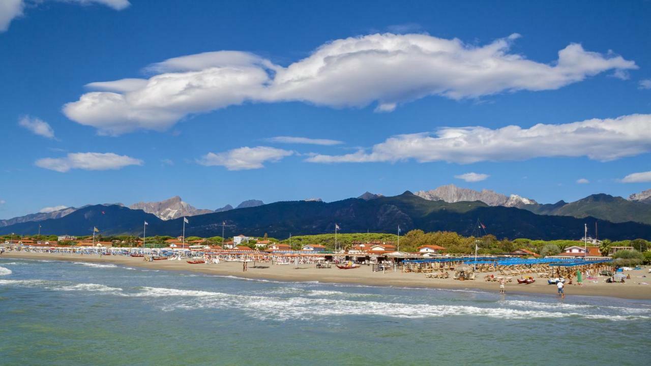 Monti Di Luna Forte dei Marmi Buitenkant foto