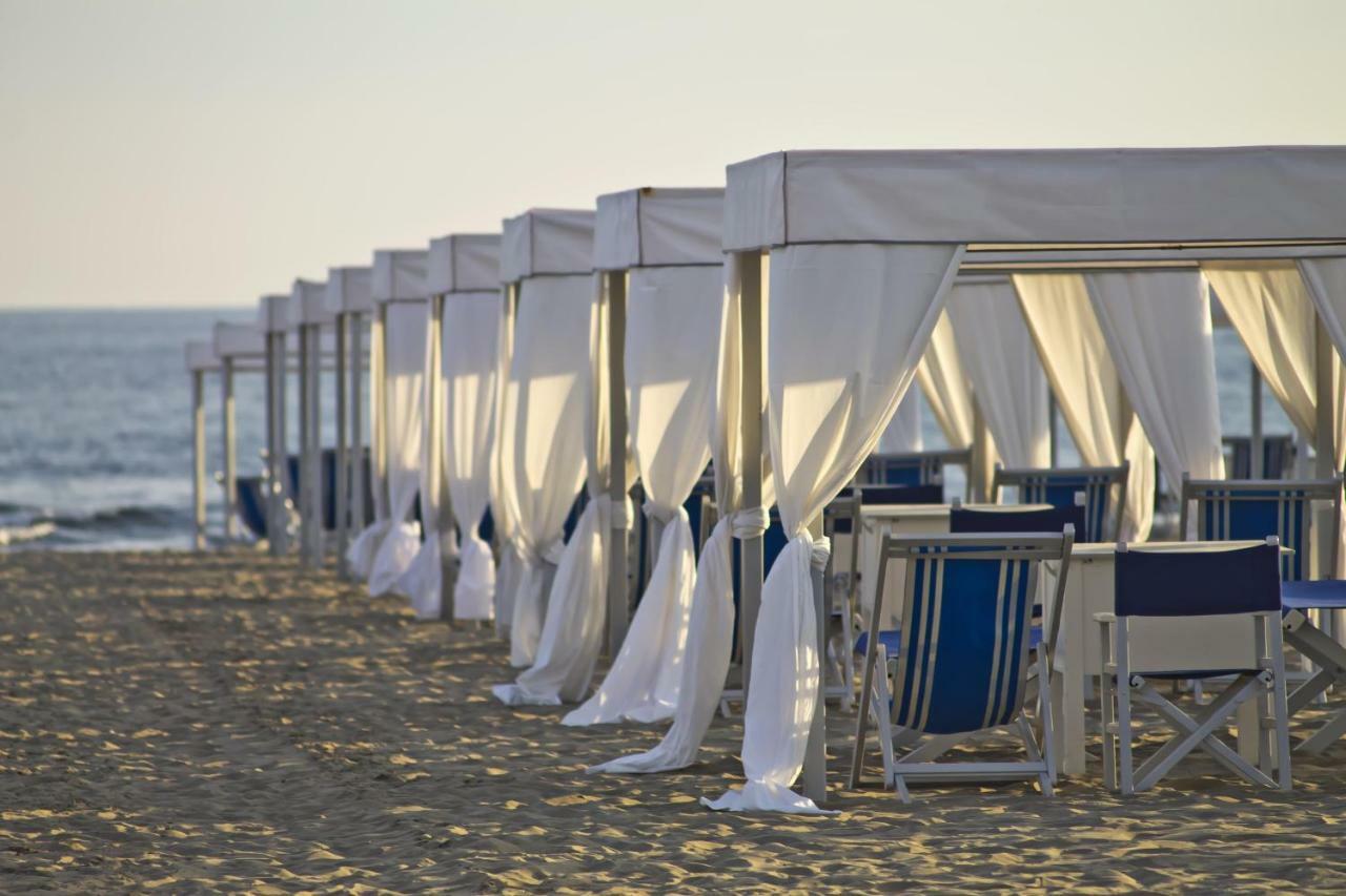 Monti Di Luna Forte dei Marmi Buitenkant foto